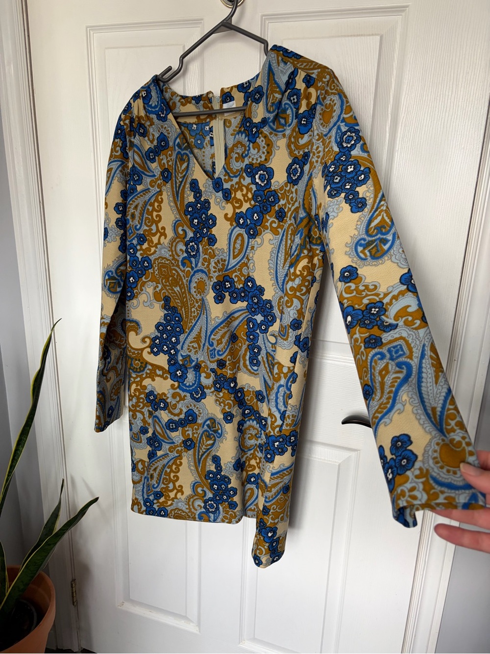 1960s Psychedelic Print Mini Dress - Picture 8 of 8